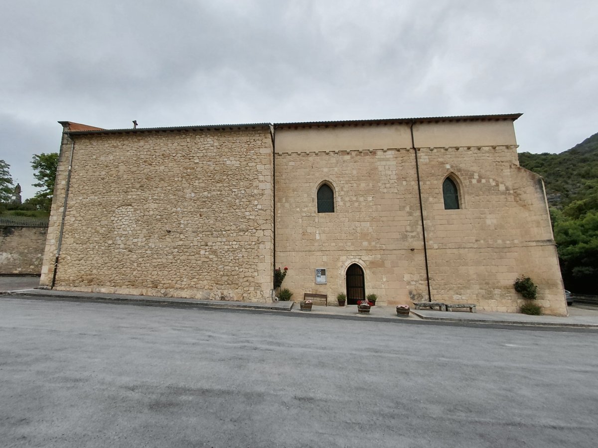 Angostoko Andra Maria Santutegia. Gaubea (VillanaƱe)