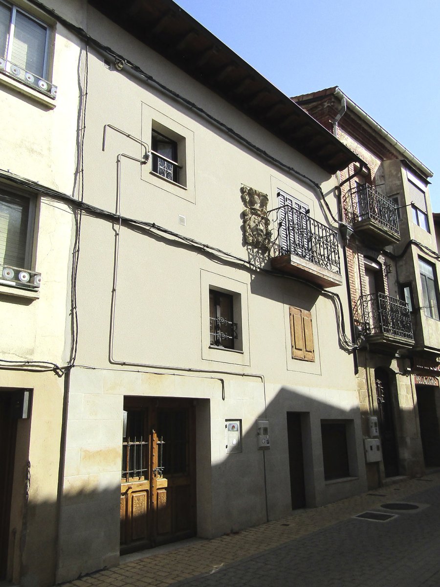 Etxea (Errebala 11), Santikurutze Kanpezu