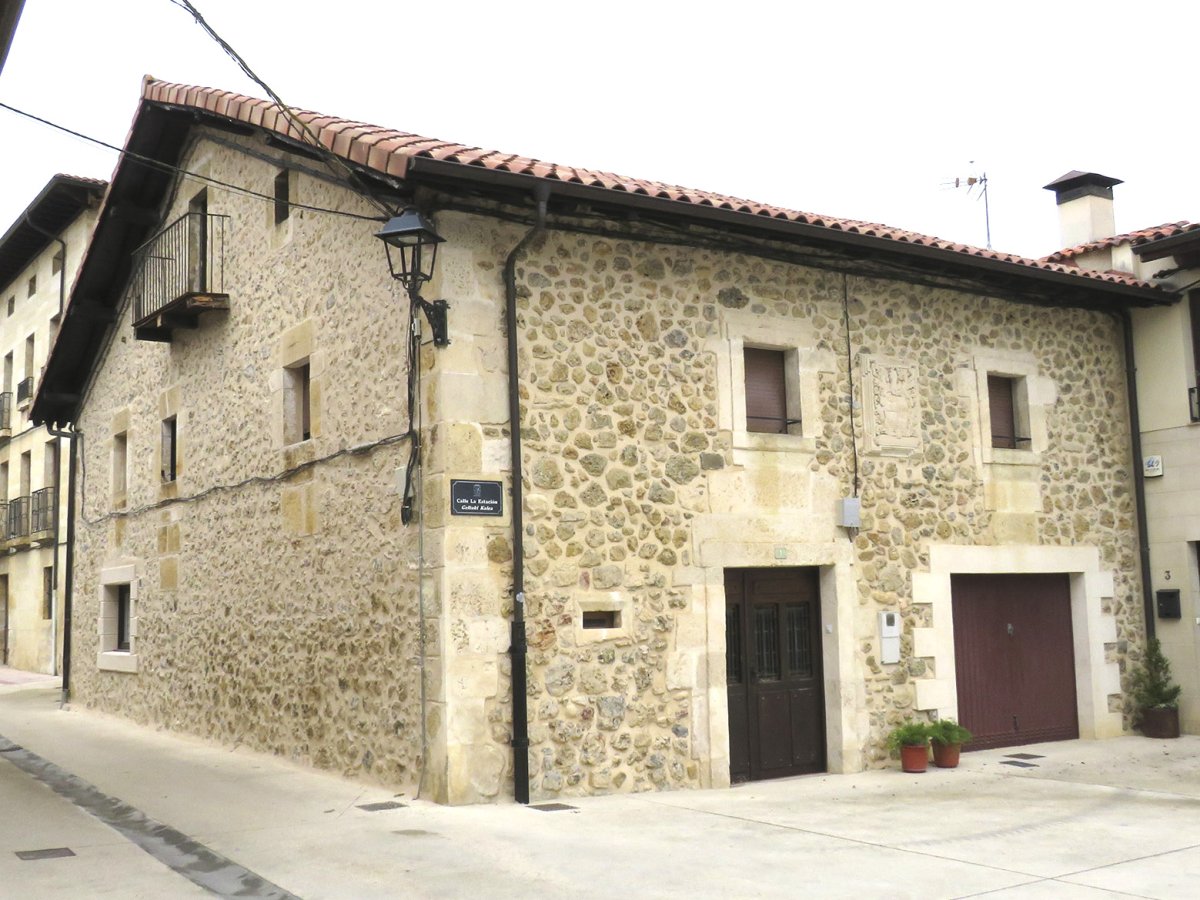 Etxea (Geltoki Kalea 1), Maeztu