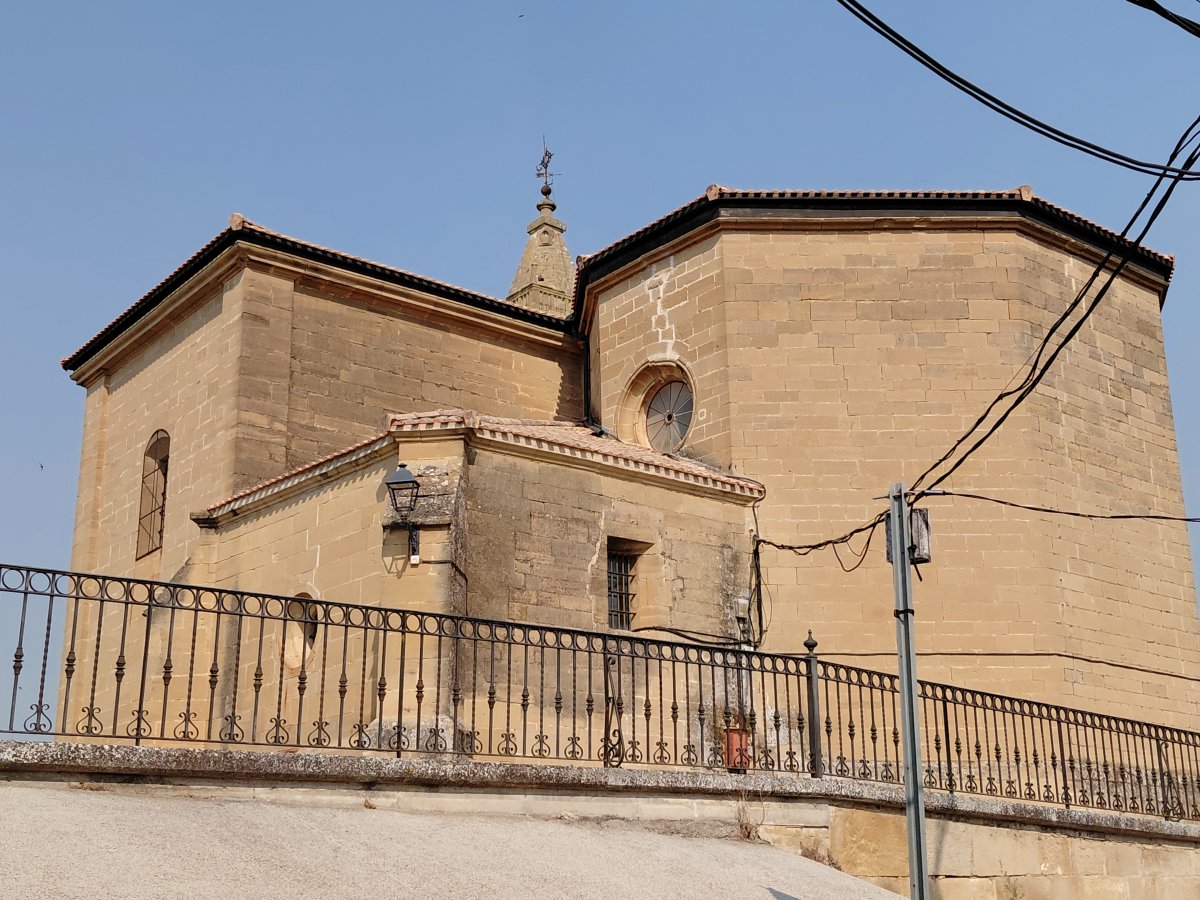 Andra Maria Sortzez Garbiaren Eliza. Navaridas