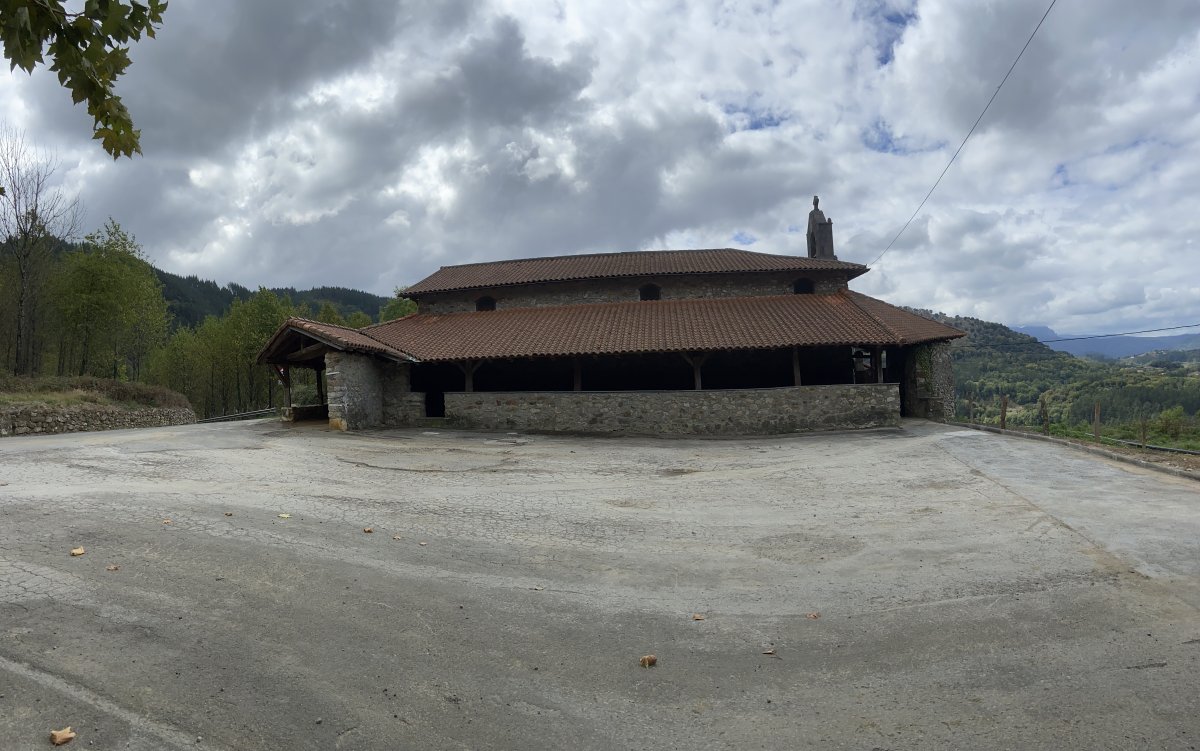 San Juan eta San Antolin Ermita. Dima (Oba)