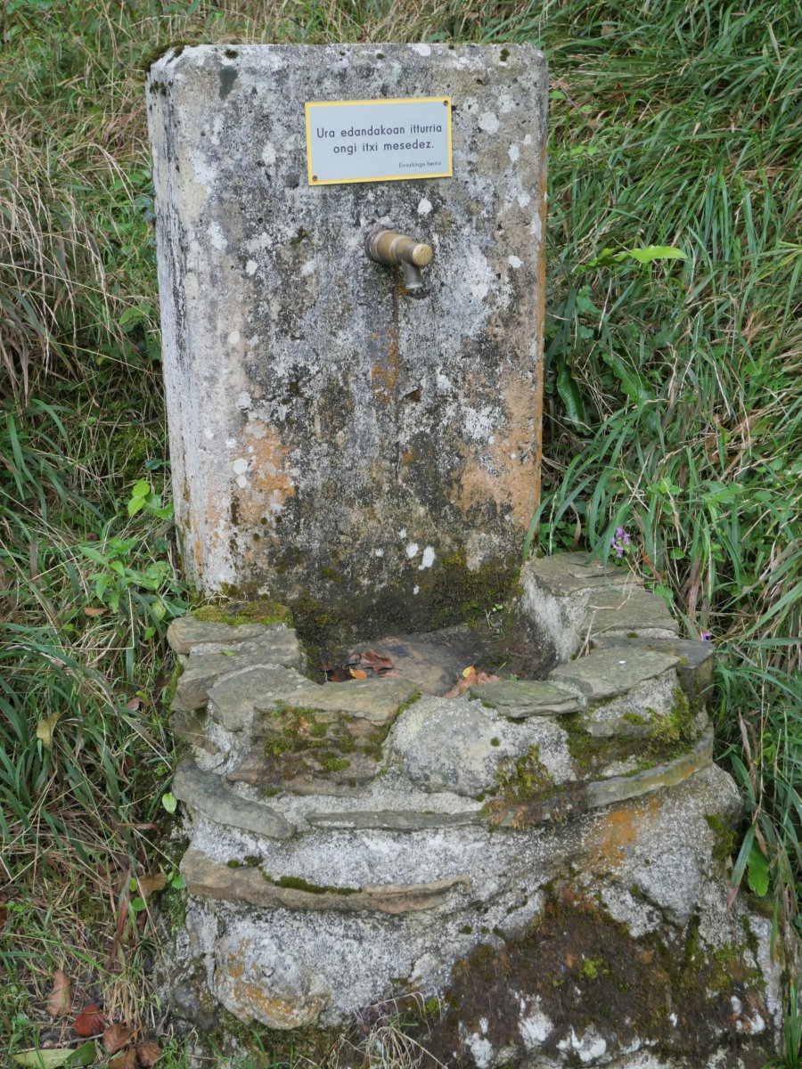Antxingardiko iturria